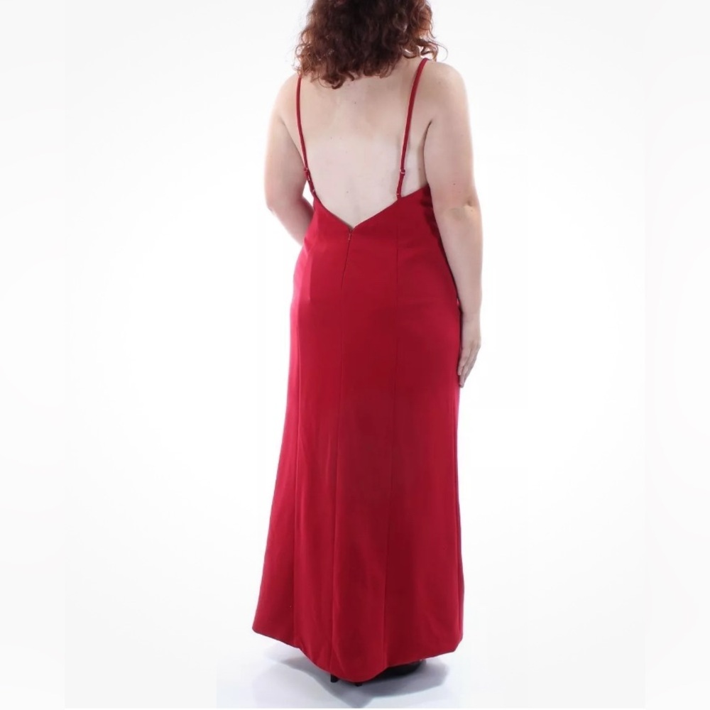 Fame and Partners Red Crepe Double V Leg Slit Formal Gown 18 NEW open back